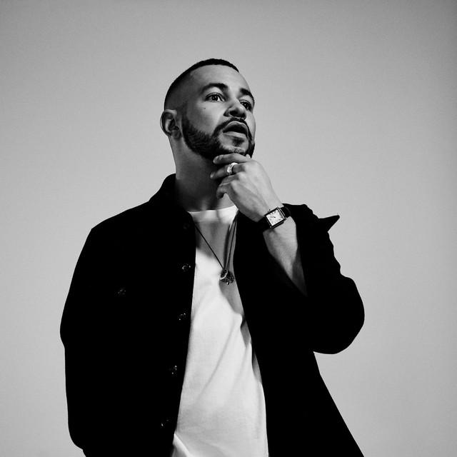 Pressbild för Dan Caplen