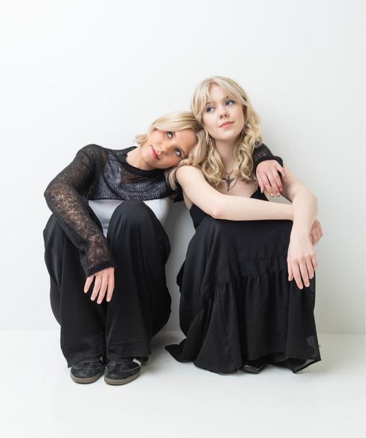 Pressbild för Signe & Hjördis