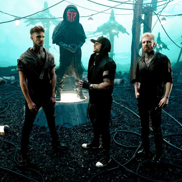 Pressbild för Smash Into Pieces