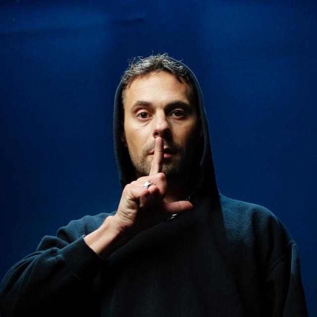 Pressbild för Oskar Linnros