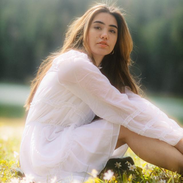Syrener – Olivia Lobato