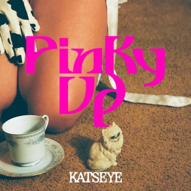 PINKY UP – KATSEYE